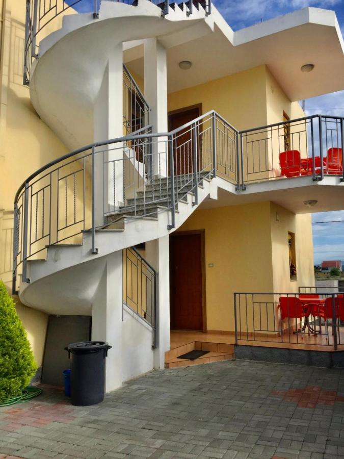 Shyqi Apartments Веліпоя Екстер'єр фото