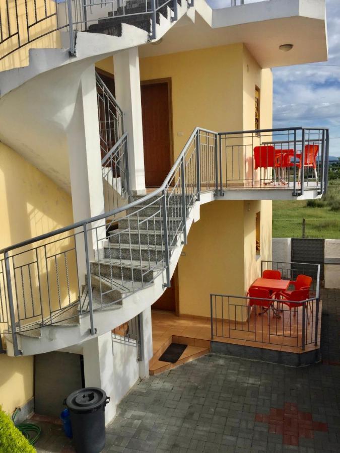 Shyqi Apartments Веліпоя Екстер'єр фото